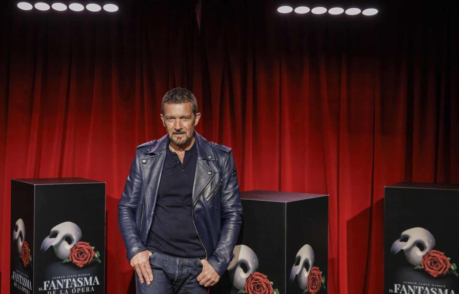 Antonio Banderas produce una versión en español de El fantasma de la ópera