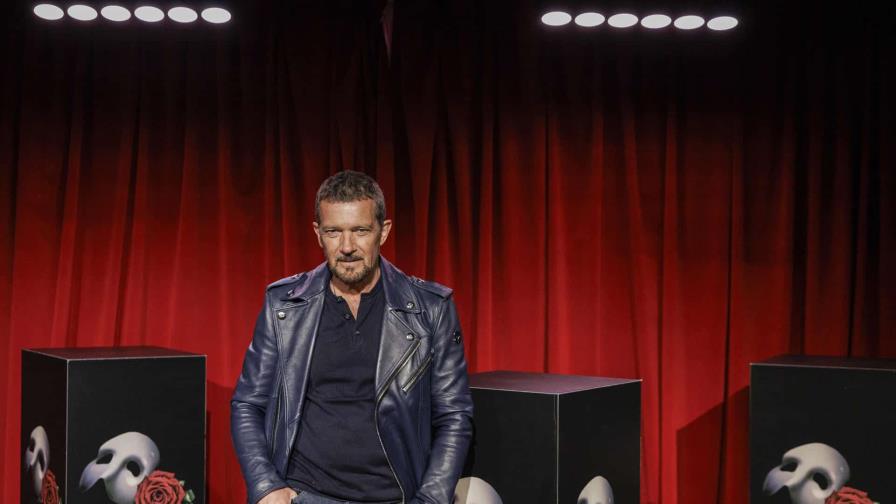 Antonio Banderas produce una versión en español de El fantasma de la ópera