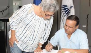 Orlando Inoa pone en circulaci&oacute;n libro &acute;Breve historia dominicana&acute;