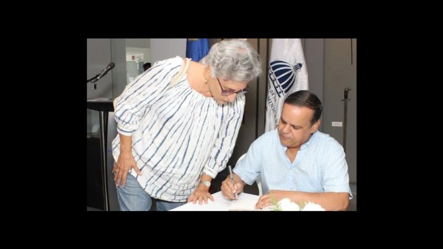 Orlando Inoa pone en circulación libro ‘Breve historia dominicana’