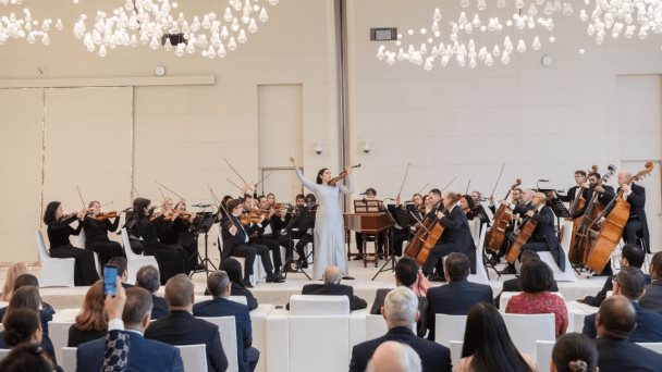 Aisha Syed debuta junto a la Filarmónica de Catar