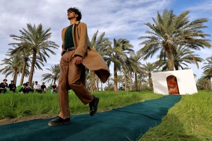 Jóvenes iraquíes proponen moda respetuosa del medio ambiente