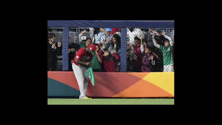 A pesar de la derrota, México se retira contento del Clásico A pesar de la derrota, México se retira contento del Clásico