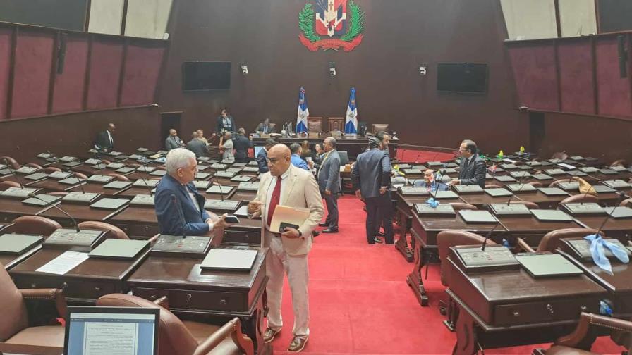 Por falta de quórum, Alfredo Pacheco suspende sesión en Cámara de Diputados