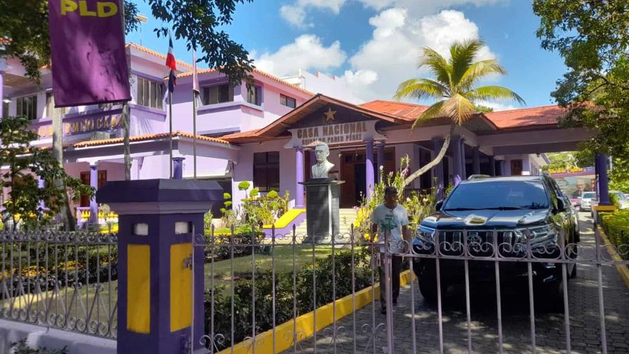 Casa Nacional del PLD se mantiene en calma tras manifestaciones en apoyo a Gonzalo Castillo Casa Nacional del PLD se mantiene en calma tras manifestaciones en apoyo a Gonzalo Castillo