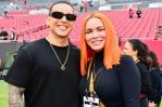 Daddy Yankee y su esposa Mireddys celebran en el Clásico 28 años de casados