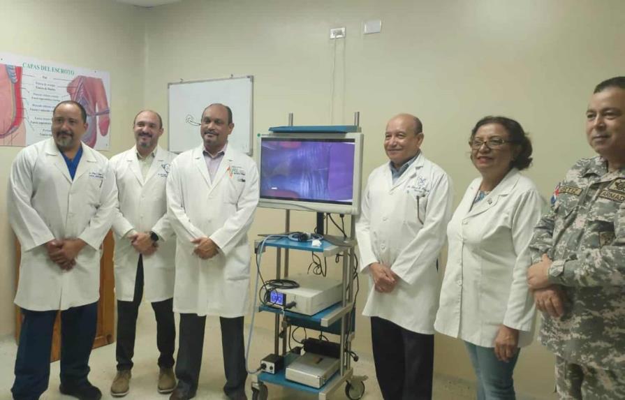 Urología Láser Avanzada Dr. Pablo Mateo dona equipo al Hospital Francisco Moscoso Puello