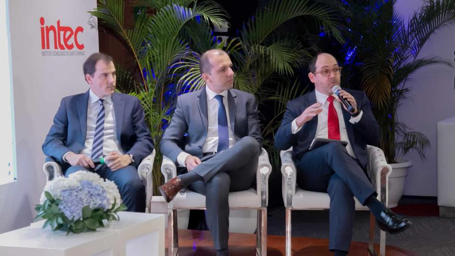 El gobierno tiene unas 14 iniciativas para proyecto en alianzas público-privadas El gobierno tiene unas 14 iniciativas para proyecto en alianzas público-privadas