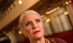 Premio Soberano como Mejor Actriz de Teatro a la fenecida Patricia Ascuasiati