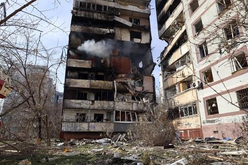 Reconstruir Ucrania costará 411,000 millones, según el Banco Mundial