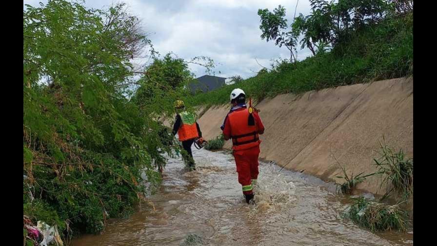 Encuentran cadáveres de madre e hijo arrastrados por alud en Perú Encuentran cadáveres de madre e hijo arrastrados por alud en Perú