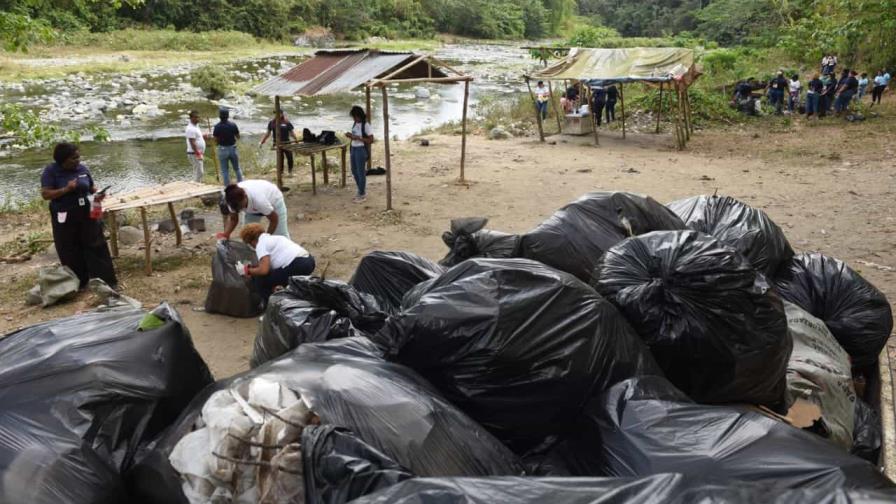 CAASD realiza limpieza en acueducto que abastece de agua potable al Gran Santo Domingo CAASD realiza limpieza en acueducto que abastece de agua potable al Gran Santo Domingo