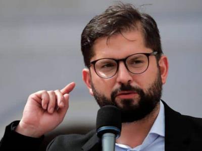 Presidente chileno promulga ley que reduce jornada laboral