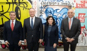 Funcionario de la Casa Blanca visita Nueva York y discute el estigma de la salud mental