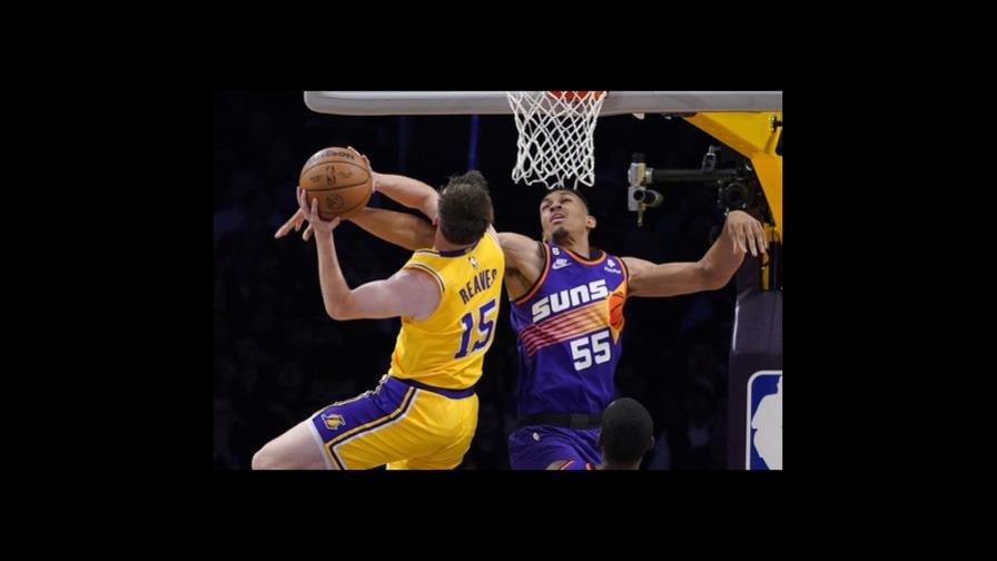 Lakers vencen 122-111 a Suns, que se quejan del arbitraje Lakers vencen 122-111 a Suns, que se quejan del arbitraje