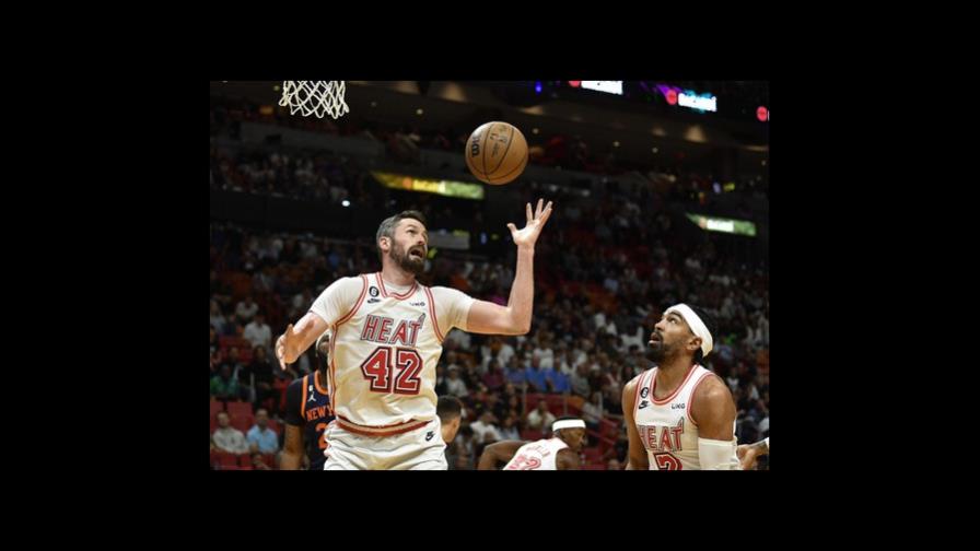 Jimmy Butler apoya con 35 puntos y el Heat supera a Knicks Jimmy Butler apoya con 35 puntos y el Heat supera a Knicks