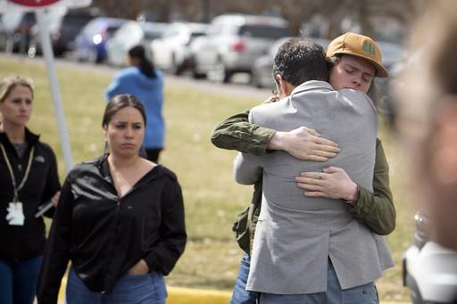 Confirman la muerte de acusado de tiroteo escolar en Denver, Colorado