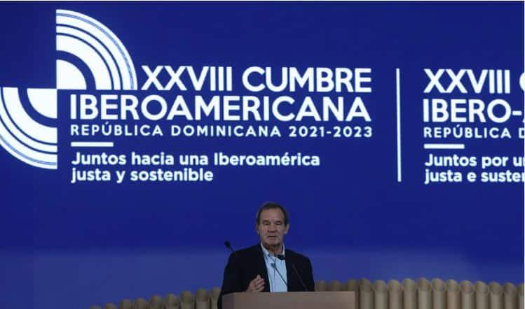 La inversión empresarial en Iberoamérica debe ser “limpia”, dice Andrés Allamand