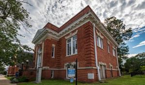 Las bibliotecas de EEUU ven intentos r&eacute;cord de prohibir libros