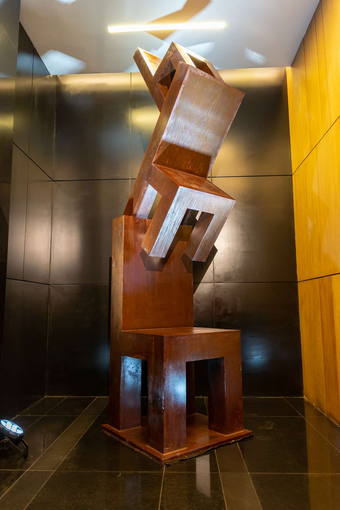 Escultura El Trono Imposible