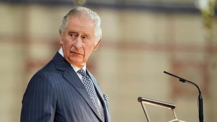 Aplazada la visita a Francia del rey Carlos III