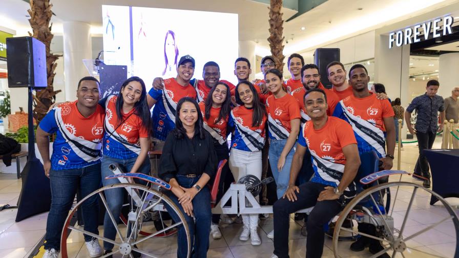 El equipo Apolo 27 de Intec invita al segundo Stem Tour en Ágora Mall