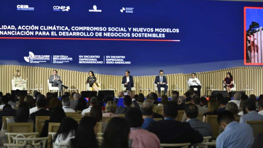 Empresarios debaten retos de cómo impulsar las economías sin afectar el medioambiente