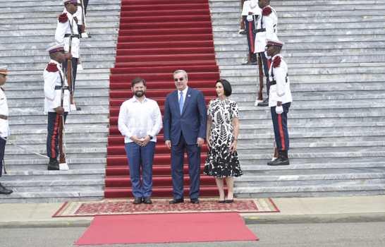 Presidente de Chile visita a Luis Abinader en el Palacio Nacional