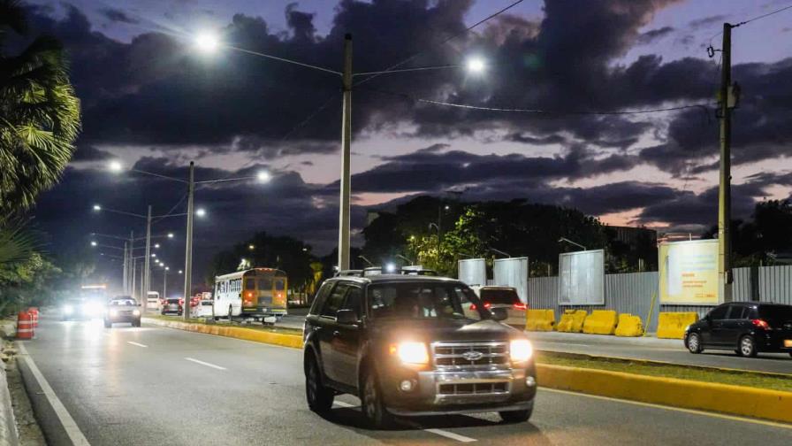 Edesur coloca dos mil luces led en calles y avenidas del Distrito Nacional