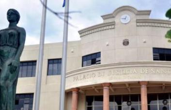 Poder Judicial suspende a tres empleados de Santiago por faltas graves