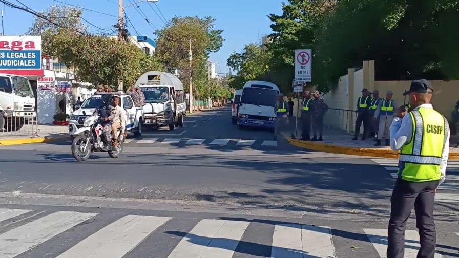 Refuerzan perímetro de la Cancillería de la República por Cumbre Iberoamericana Refuerzan perímetro de la Cancillería de la República por Cumbre Iberoamericana