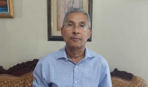 Expresidente del Colegio Médico Dominicano Enriquillo Matos denuncia atropello de la Policía Nacional
