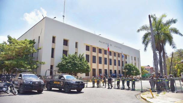Nuevas querellas en contra de los detenidos en Operación Calamar
