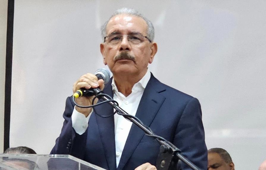 Danilo Medina sobre sometimientos de exfuncionarios: “Quieren sustituir urnas por tribunales”