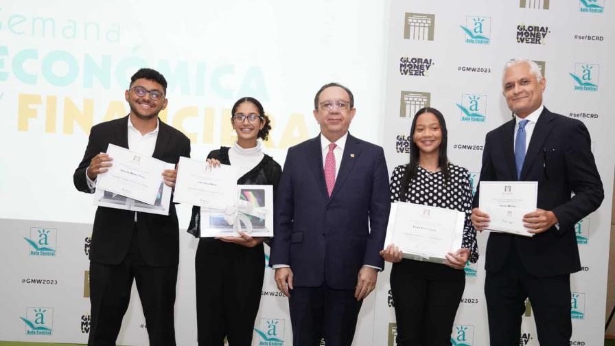 Banco Central entrega premio Economistas del Futuro en clausura de Semana Económica y Financiera 2023