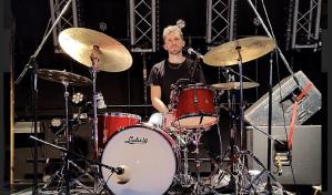 El artista Argentino Alex Fank rompe las reglas para plasmar su estilo