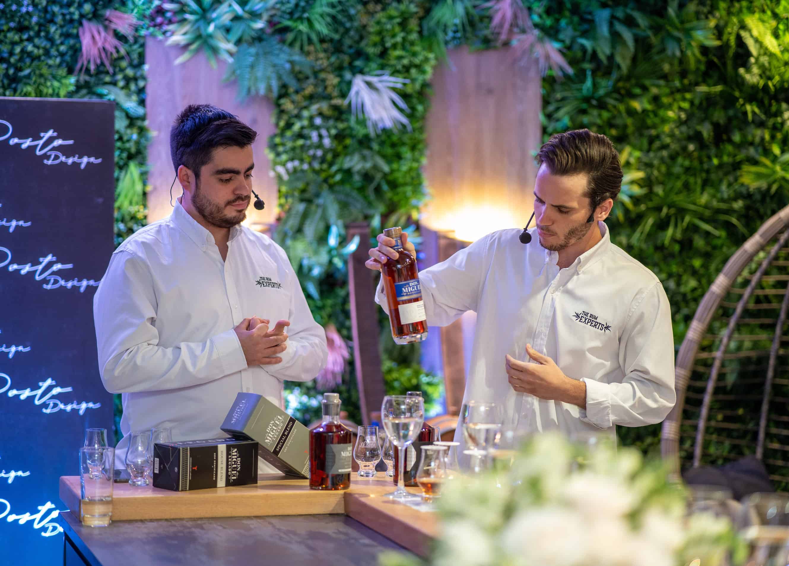 Bruno Aliaga y Manuel Barceló de The Rum Experts durante la cata con Ron Don Miguel.