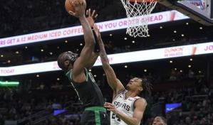 Celtics aplastan 137-93 a Spurs con 41 puntos de Jaylen Brown