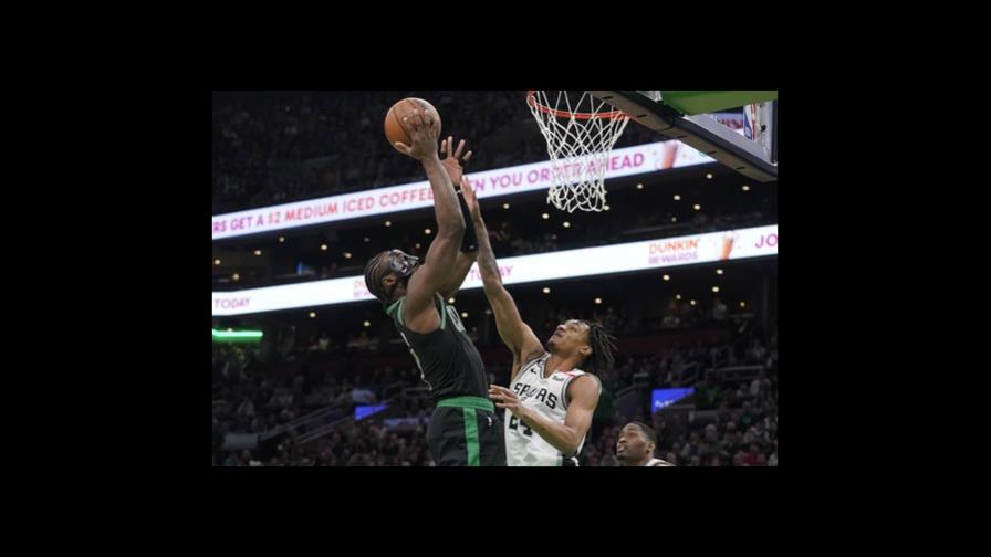 Celtics aplastan 137-93 a Spurs con 41 puntos de Jaylen Brown