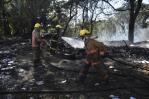 Bomberos controlan incendio en Los Ríos