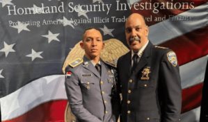 Oficina de Seguridad Nacional de EE.UU. reconoce a policía dominicano en NY