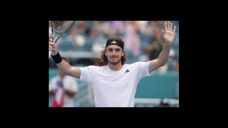 Tsitsipas avanza a cuartos en Miami al superar a Garín
