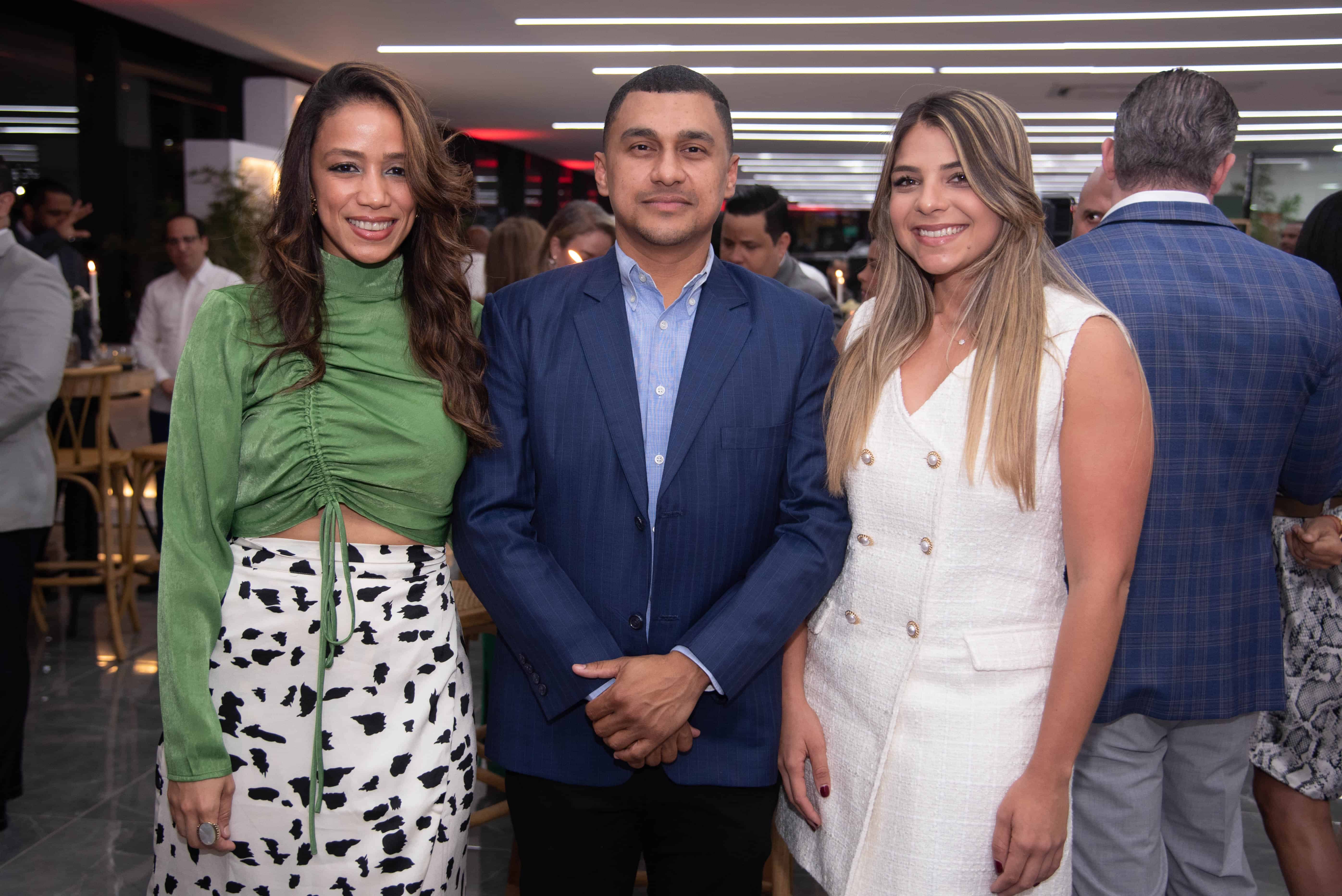 Ydalmi Deschamps José saviñon Pamela Espaillat.