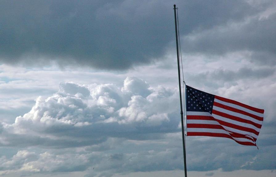 Las banderas de EE.UU. ondearán a media asta por el tiroteo de Nashville