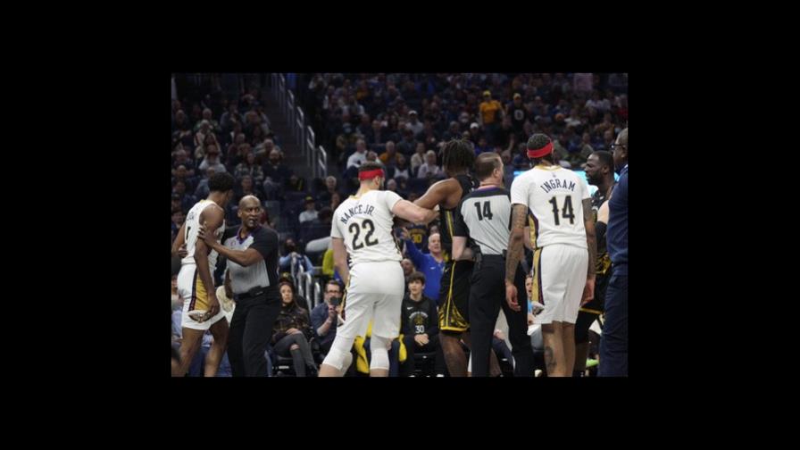Con 39 de Stephen Curry, Warriors remontan y vencen a Pelicans Con 39 de Stephen Curry, Warriors remontan y vencen a Pelicans