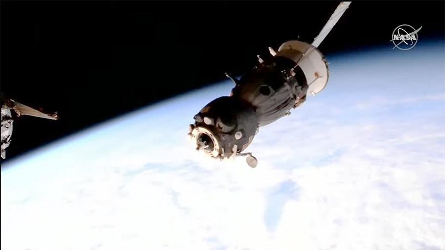 Nave espacial rusa Soyuz regresa a la Tierra sin tripulación