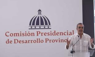 Abinader: “Estamos arañando los chelitos para invertirlos de la manera más correcta…”