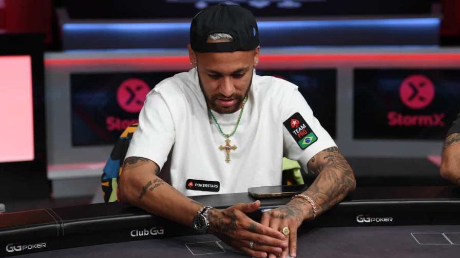 Neymar perdió un millón de dólares en jugadas de póker y lo tomó con risas Neymar perdió un millón de dólares en jugadas de póker y lo tomó con risas