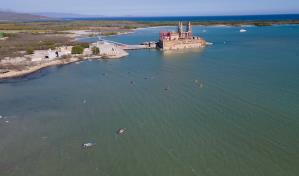 Ministerio de Medio Ambiente reitera barcaza en Azua no está en área protegida