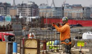 EEUU revista crecimiento de trimestre anterior a 2.6 %